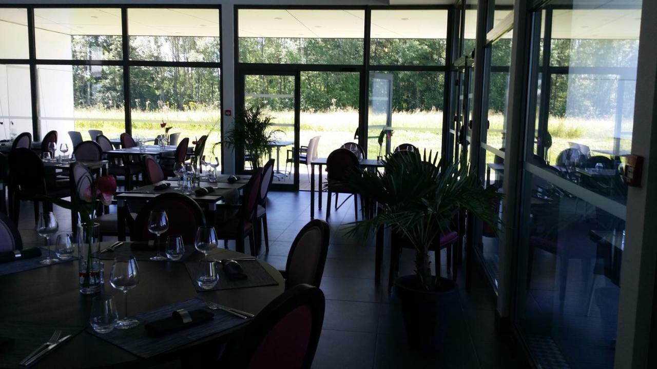 Hotel - Restaurant La Claire Forêt Morhange Exterior foto